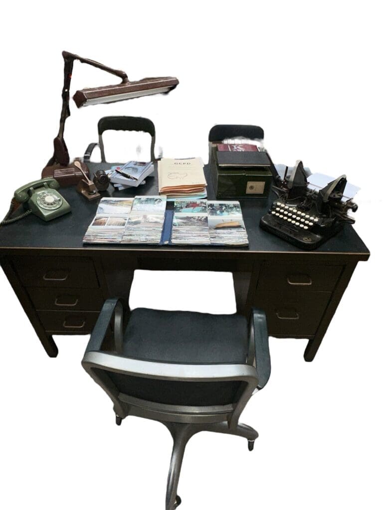 THB3163 tanker desk olive twin pedestal Art Metal black Bakelite feet with tablet to each pedestal and drawer over knee hole green Lino top brass trim and bar handles x 15 some